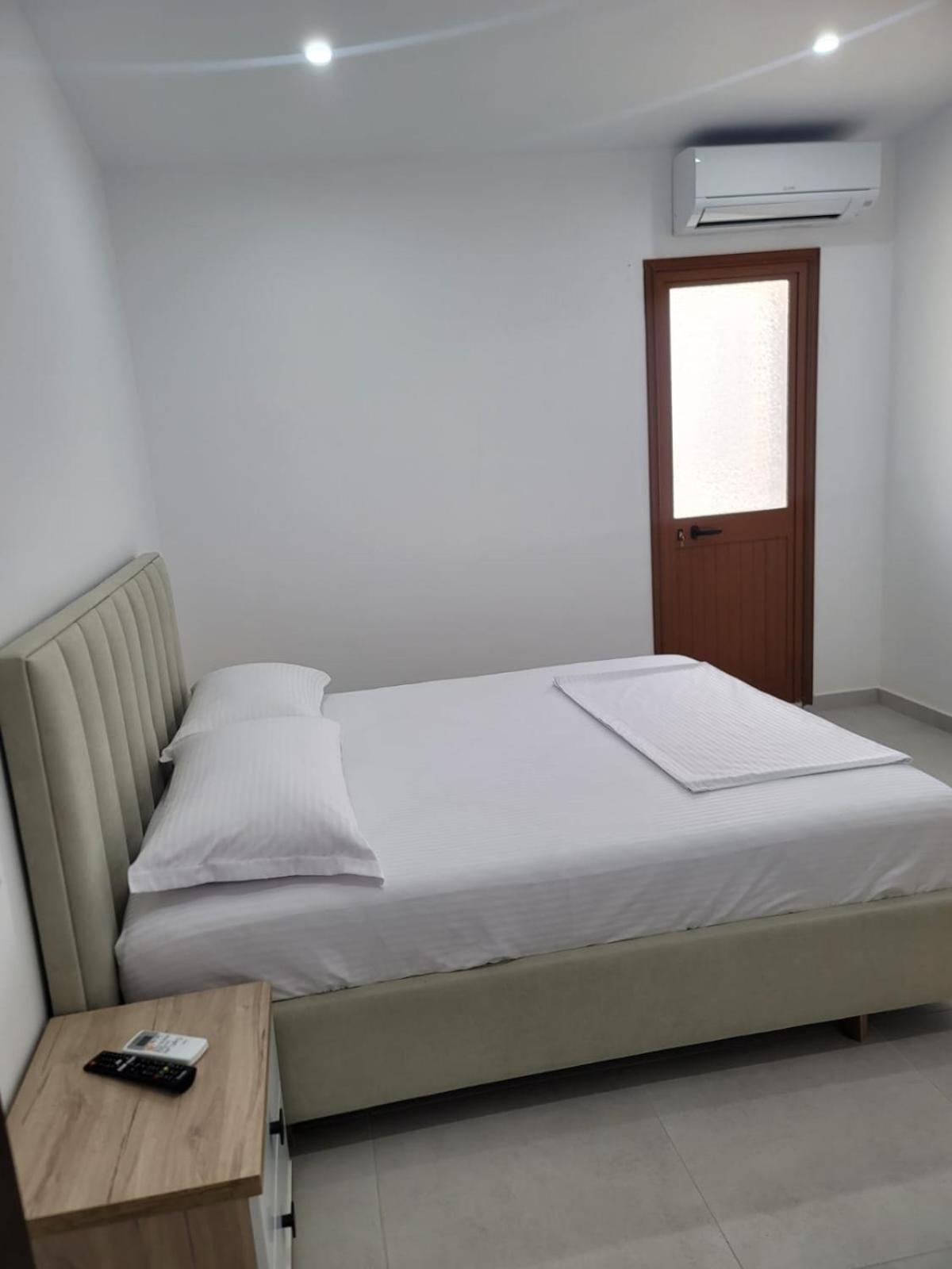 Caca Hotel Rinas Екстер'єр фото