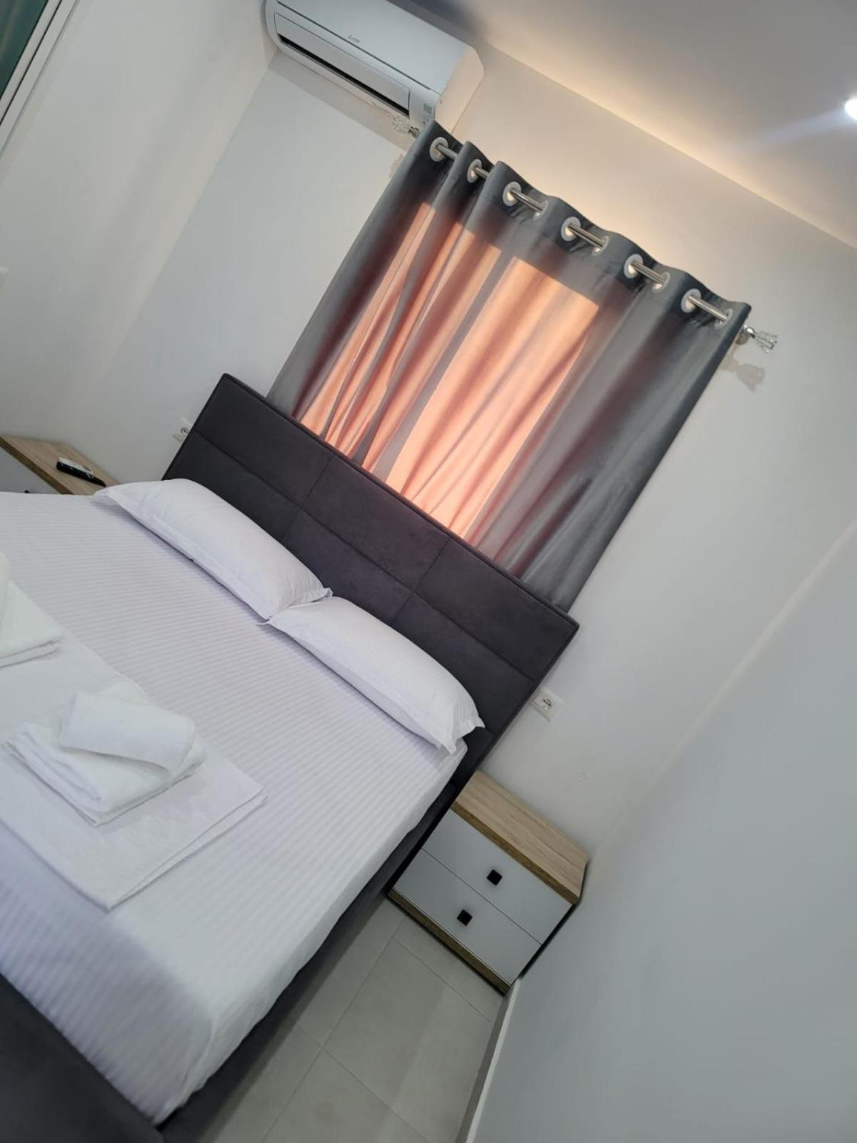Caca Hotel Rinas Екстер'єр фото
